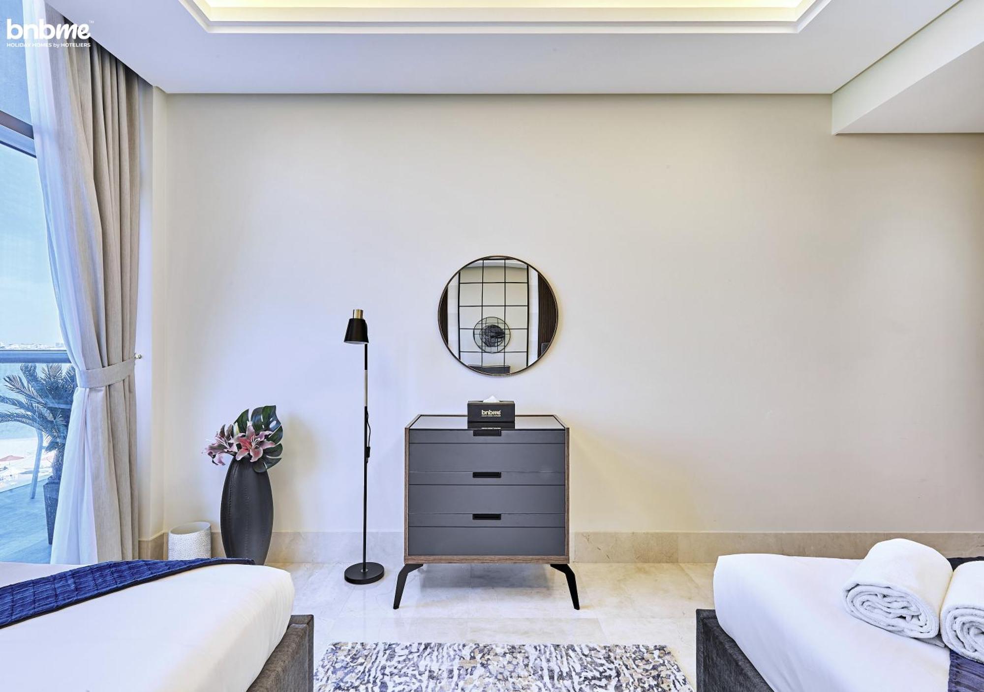 Bnbme - Th8 Palm Hotel Dubai Exteriör bild